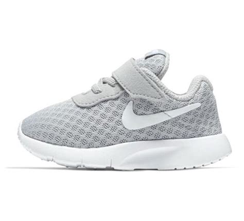 nike tanjun maat 22
